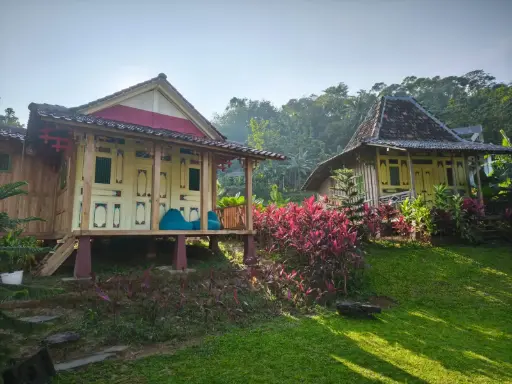 [OLA] Omah Lawas (2 adults + 2 kids)