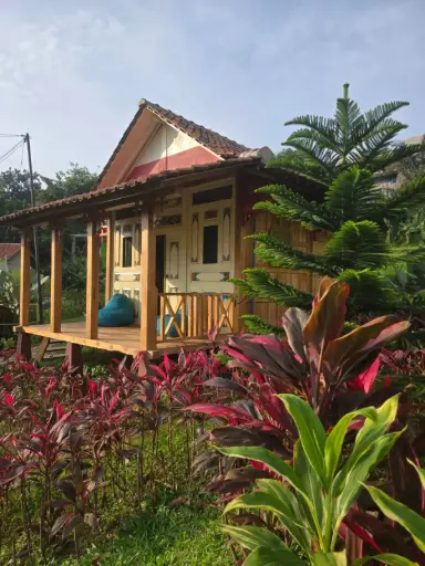 [OLE] Omah Lesung (2 adults + 2 kids)